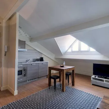 Florella Jean Jaures Apartamento